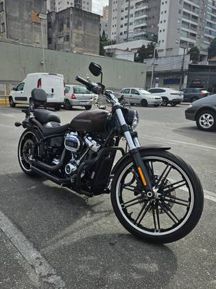 HARLEY-DAVIDSON SOFTAIL BREAKOUT 114 HARLEY-DAVIDSON SOFTAIL BREAKOUT 114